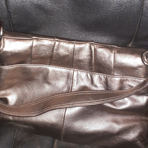 Coach purses - Picture 2 of 3